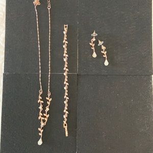 Rose Gold Jewelry Set (Necklace, Bracelet, Earrings)